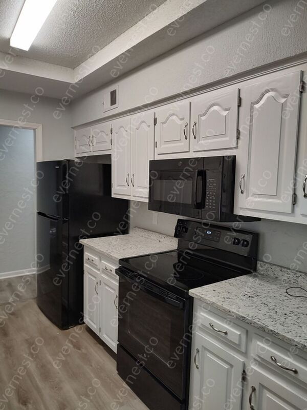 Building Photo - 2836 S Ann Ave