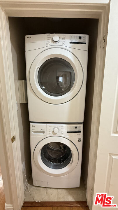 Building Photo - 910 S Bedford St