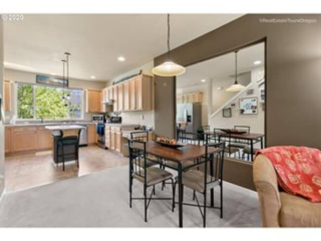 Building Photo - 2 Bedroom Townhome in Gated Fairview Terrace!