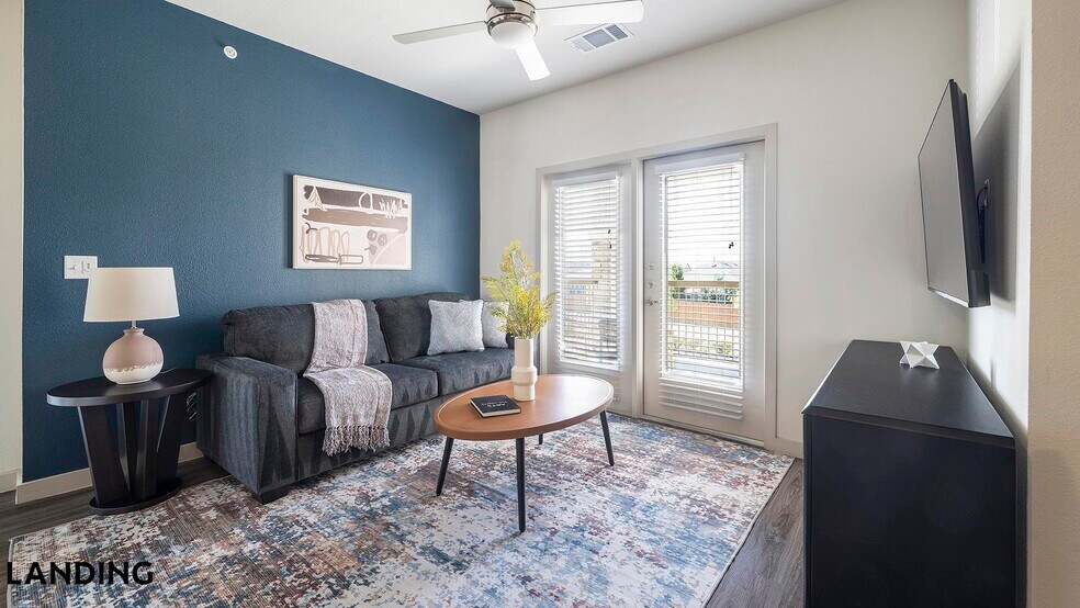 Building Photo - 2825 Main St