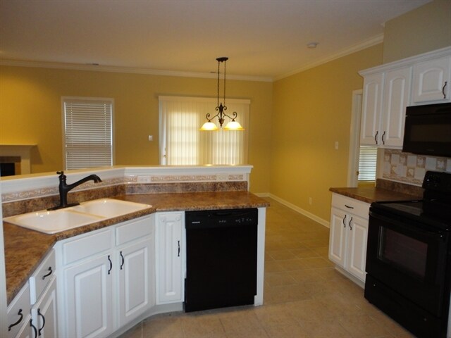 Building Photo - 8426 Stark Dr