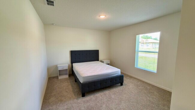 Building Photo - 6446 NW Polly Ct