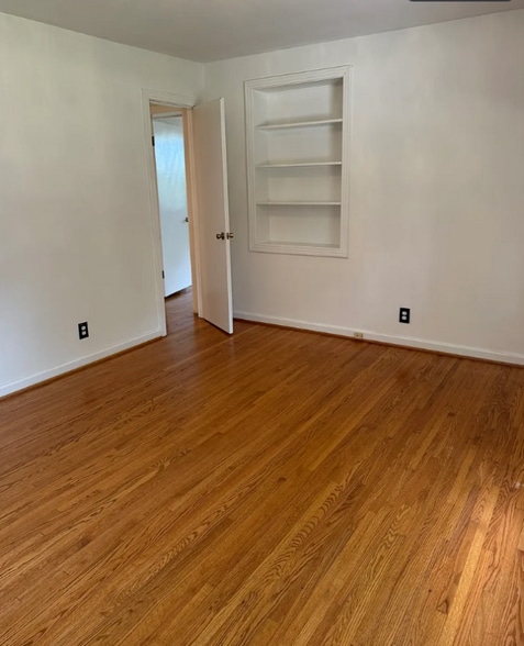 Building Photo - 713 Templeton Dr