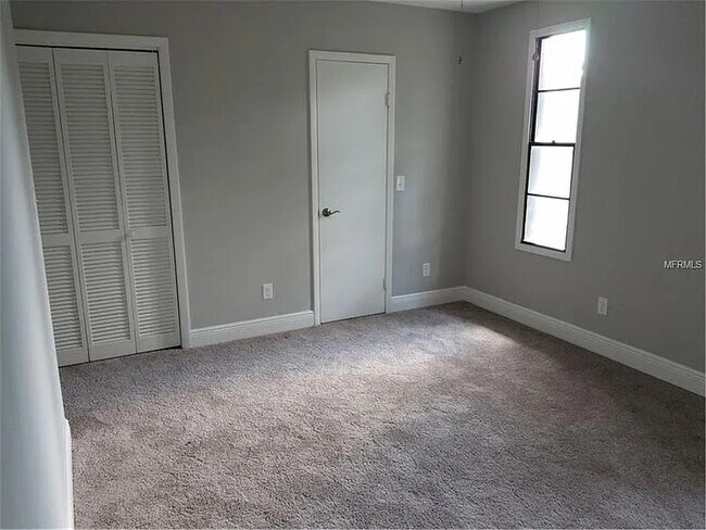 Building Photo - 727 N Himes Ave