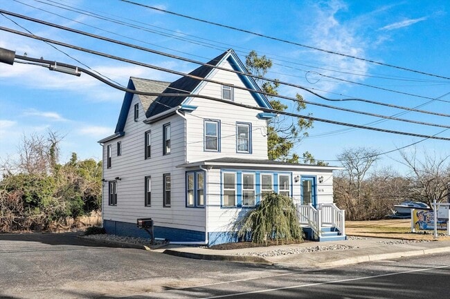 Building Photo - 616 W Ocean Heights Ave