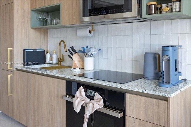 Building Photo - 159 NE 6th St