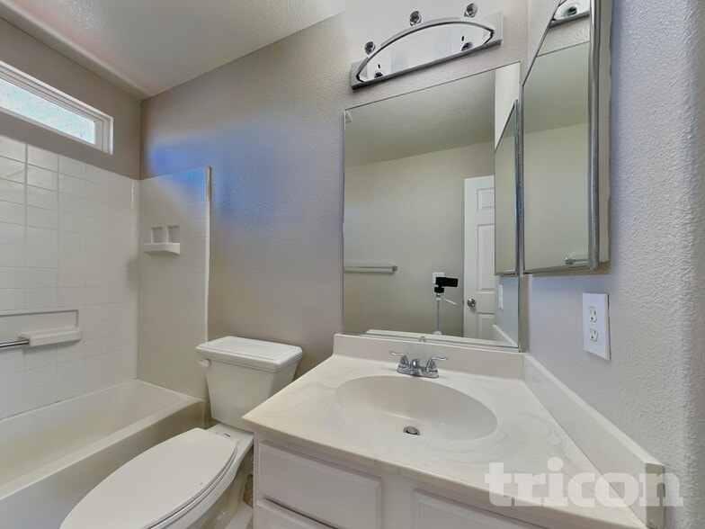 Building Photo - 17688 Feather River Ct