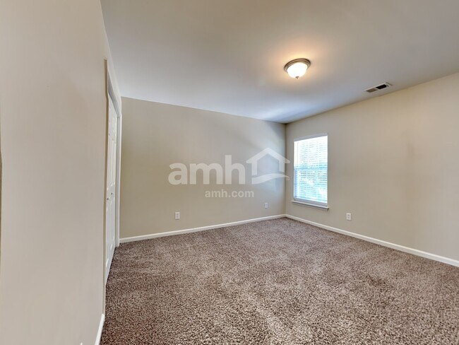 Building Photo - 417 Green Park Ln