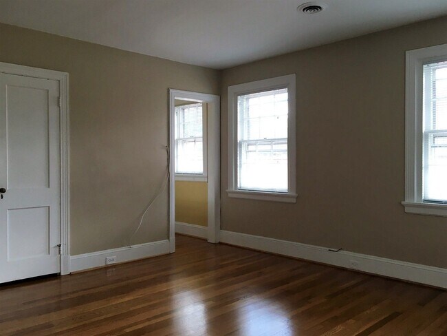 Building Photo - 4406 Augusta Ave