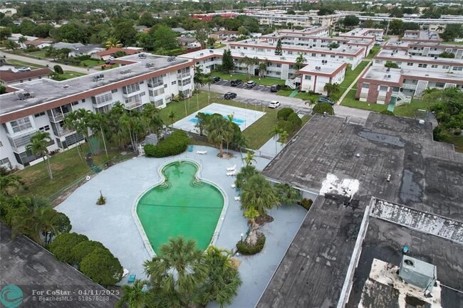 Building Photo - 1310 NW 43rd Ave