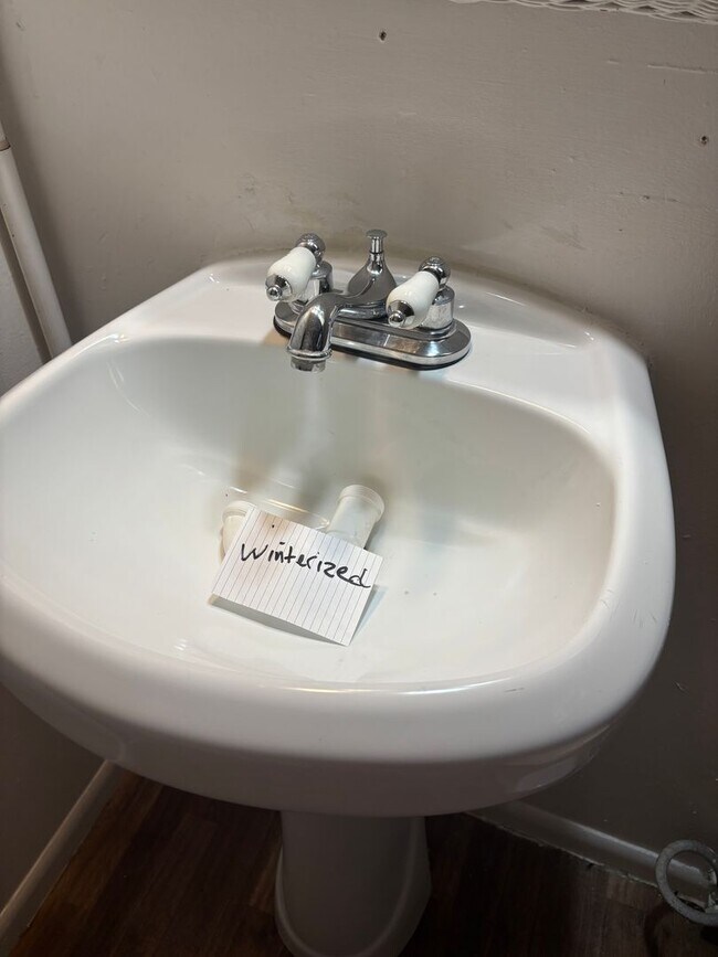 Building Photo - 3 Bedroom 1.5 Bath Home for rent