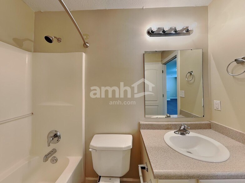Building Photo - 5915 Cabot Dr