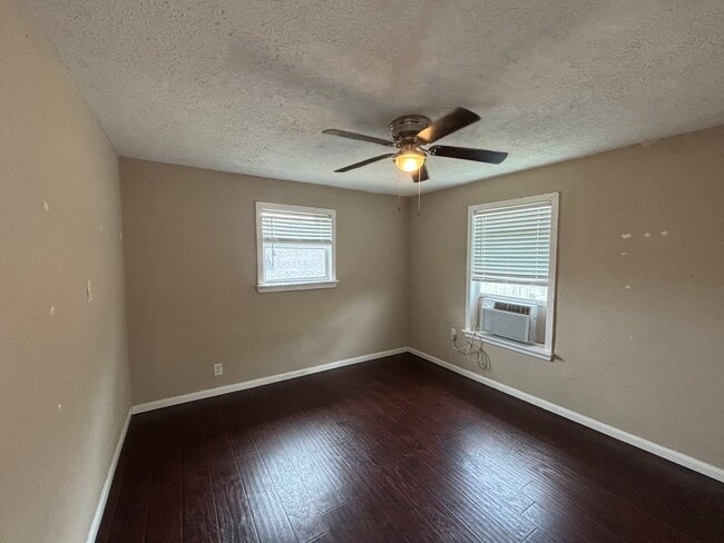Building Photo - 207 Frawley St