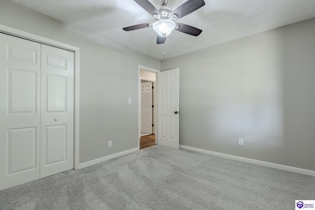 Building Photo - 343 Meadowview Dr