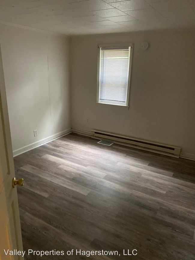 Building Photo - 2 br, 1 bath House - 24 Brent Street