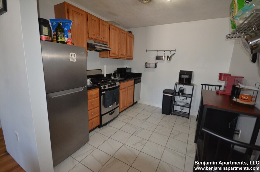 Building Photo - 385 Dorchester St