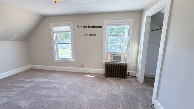 Building Photo - 391 Commercial St