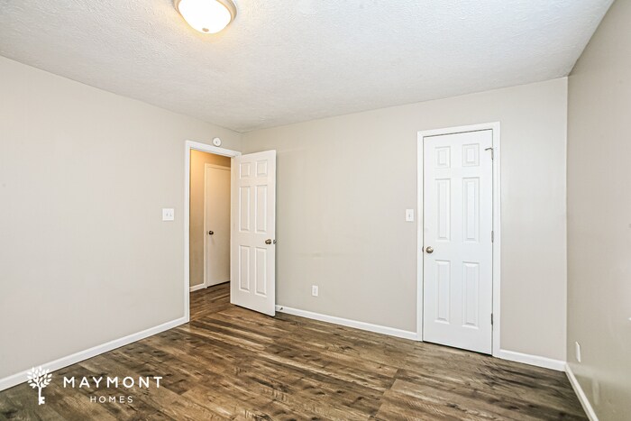 Building Photo - 5864 Brouse Dr