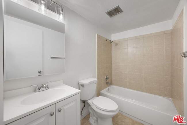 Building Photo - 18350 Hatteras St