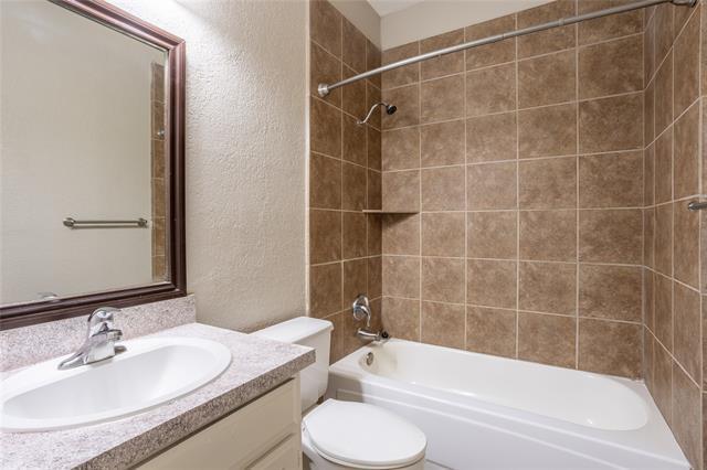 Building Photo - 400 E Pearl St