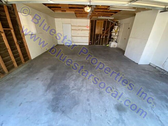 Building Photo - GREAT LOCATION!! Property in HESPERIA CA!!...
