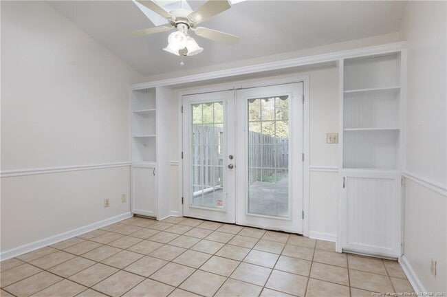 Building Photo - 1228 Woodland Dr