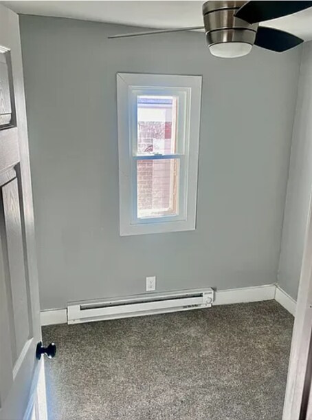 Building Photo - 820 W 7th St