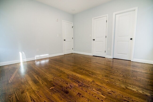 Building Photo - 757 Washington St