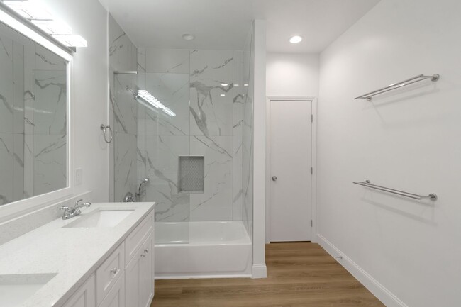 Building Photo - Your New Home Awaits!