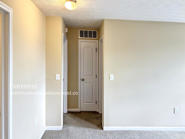 Building Photo - 5679 Marshfield Dr