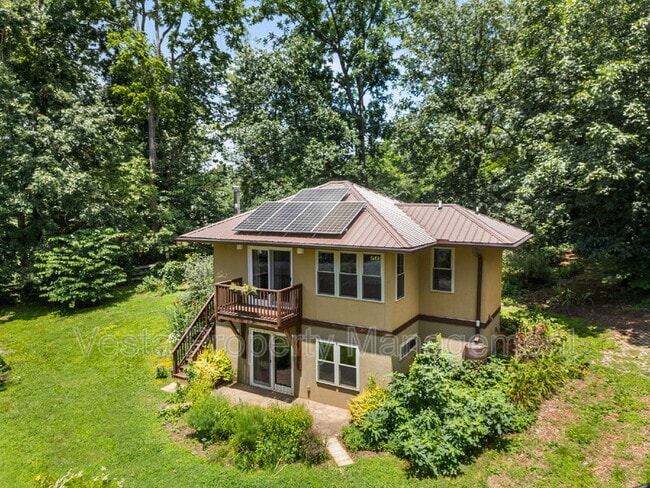 Building Photo - 10 Wellspring Ln