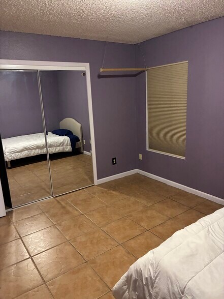 Building Photo - 1308 W 3rd St