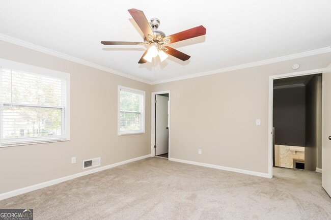 Building Photo - 120 Middling Ln