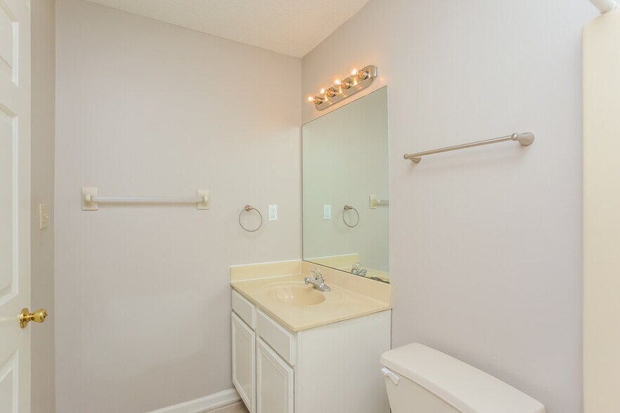 Building Photo - 7117 Puddin Ln