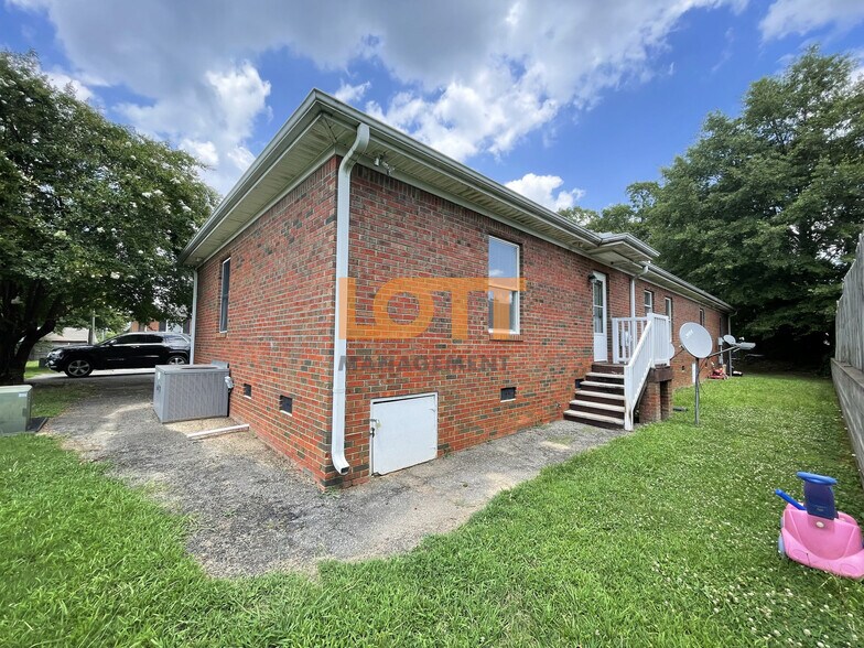 Building Photo - 101 Northview Dr