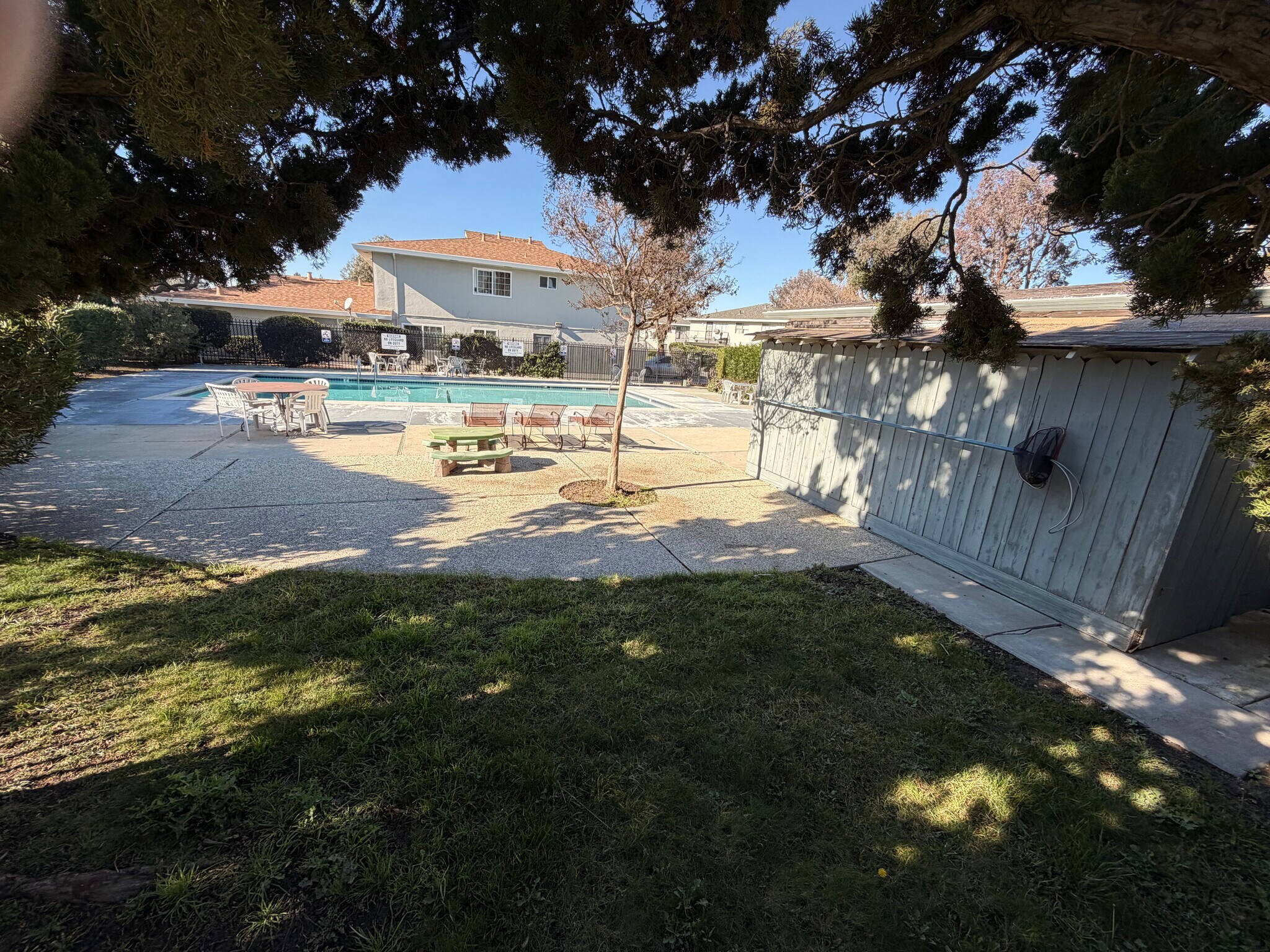 Building Photo - 5532 Spinnaker Dr