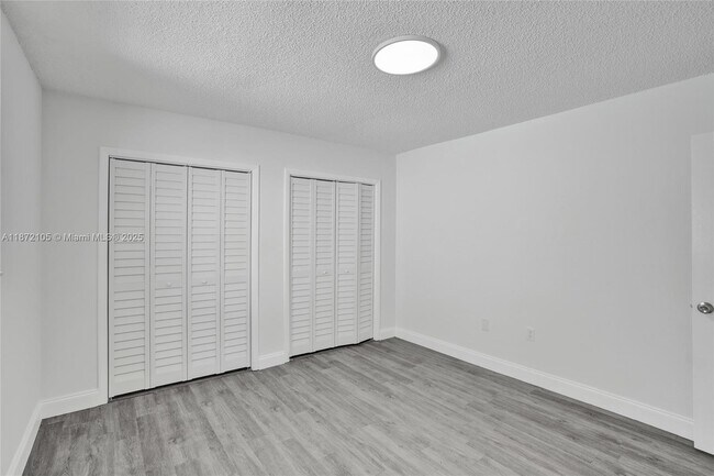 Building Photo - 3074 SW 17th St
