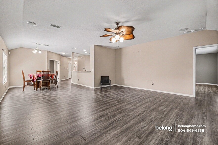 Building Photo - 15763 Twin Creek Dr