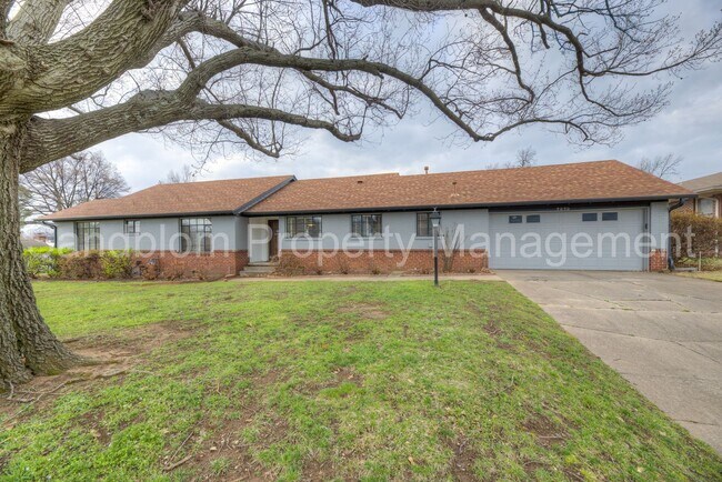 Building Photo - For Lease | Midtown Tulsa | 3 bed, 2 bath ...