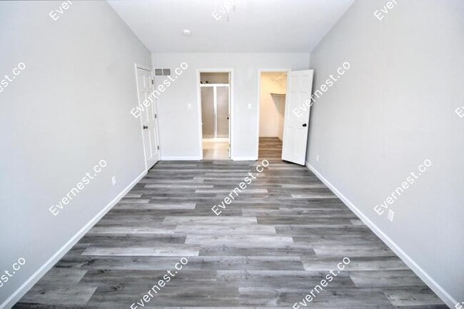 Building Photo - 1370 Timothy Ridge Dr