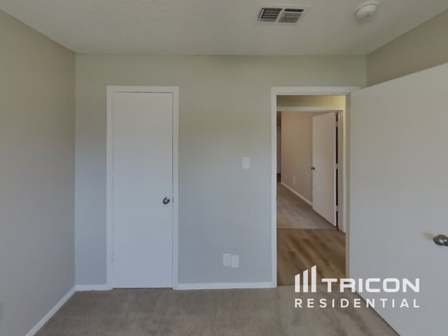 Building Photo - 2813 Whitehurst Dr