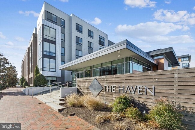 Building Photo - 145 Riverhaven Dr