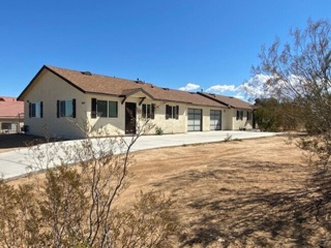 Primary Photo - 61809 Valley View Cir