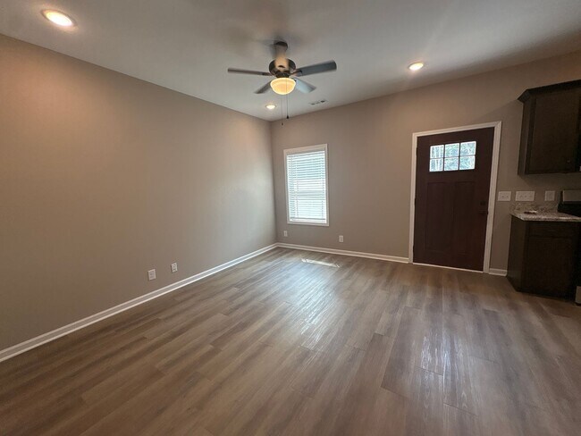 Building Photo - 513 Westend Cir