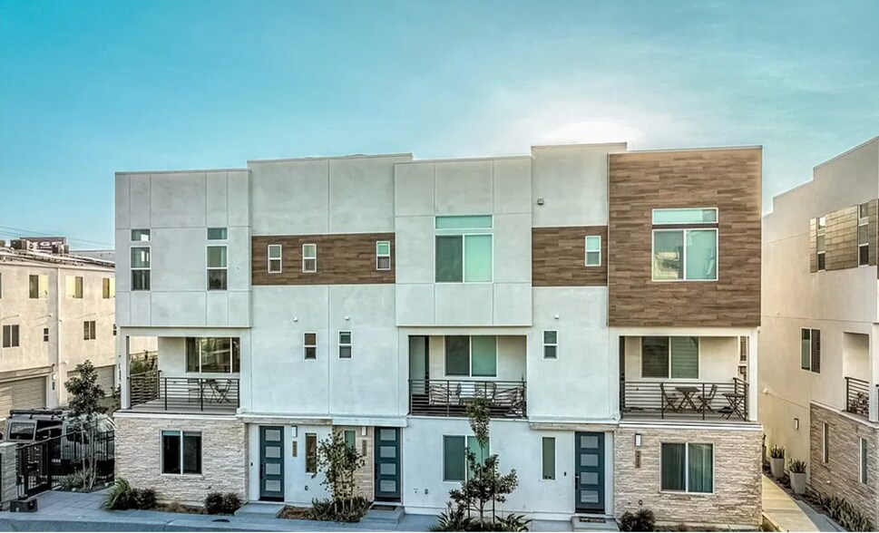 Building Photo - 14311 Claro Way