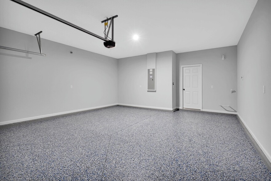 Building Photo - 162 Dahlia Falls Dr