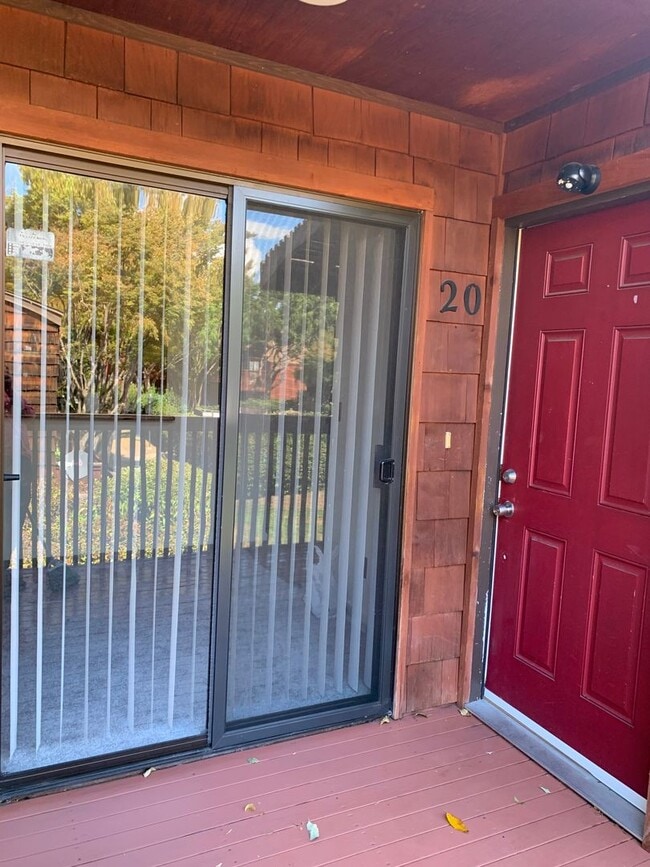 Building Photo - Fabulous 2-bedroom Concord Condominium Wit...