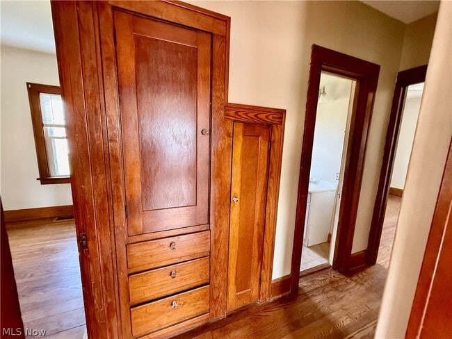 Building Photo - 364 N Chillicothe Rd