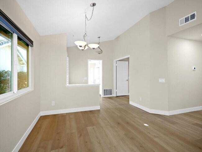 Building Photo - Harbor Pointe - Carlsbad gated community less than one mile to the beach