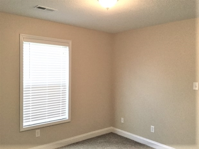 Building Photo - 5721 Rhyne Cove Ln